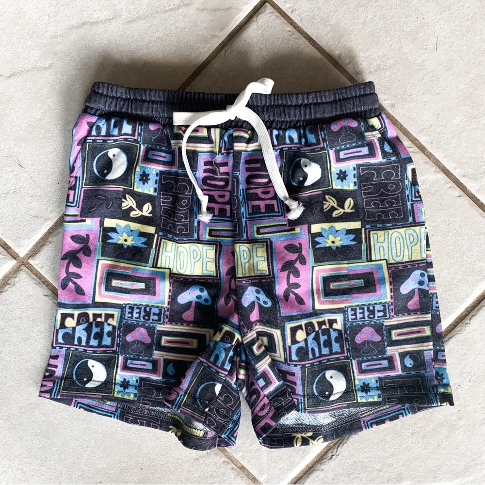 Asis • Graphic Shorts